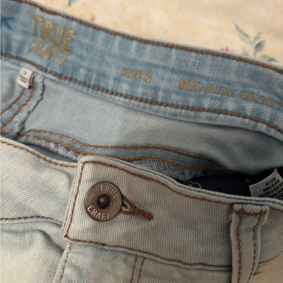 True Craft midrise distressed skinny Jean 3 - Picture 4 of 8